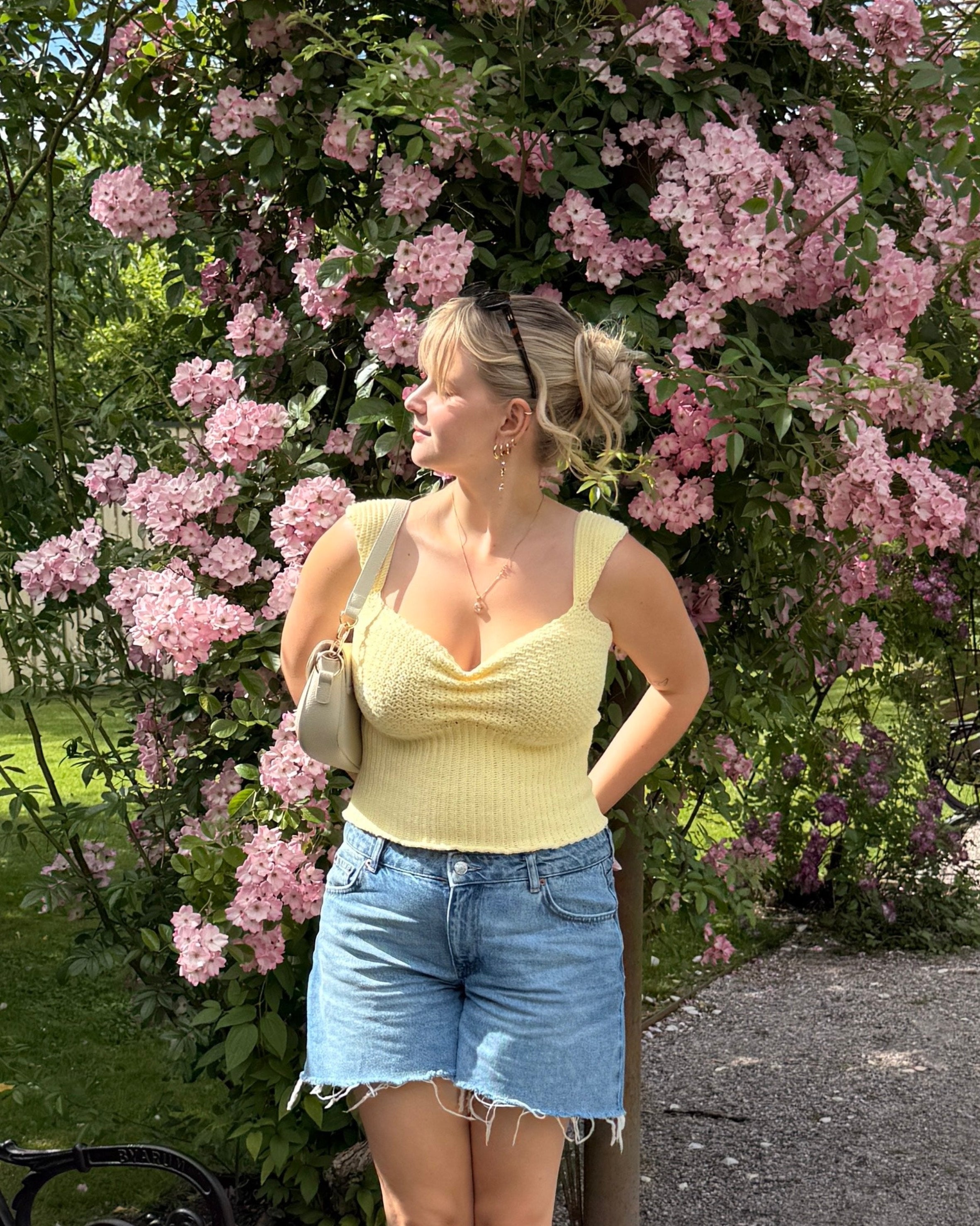 Belle top crochet pattern - English