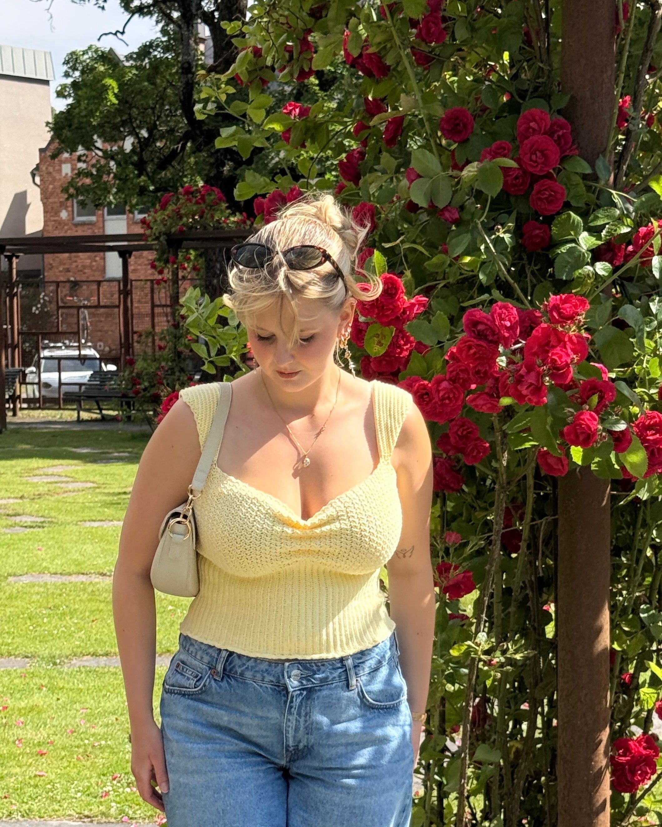 Belle top crochet pattern - English